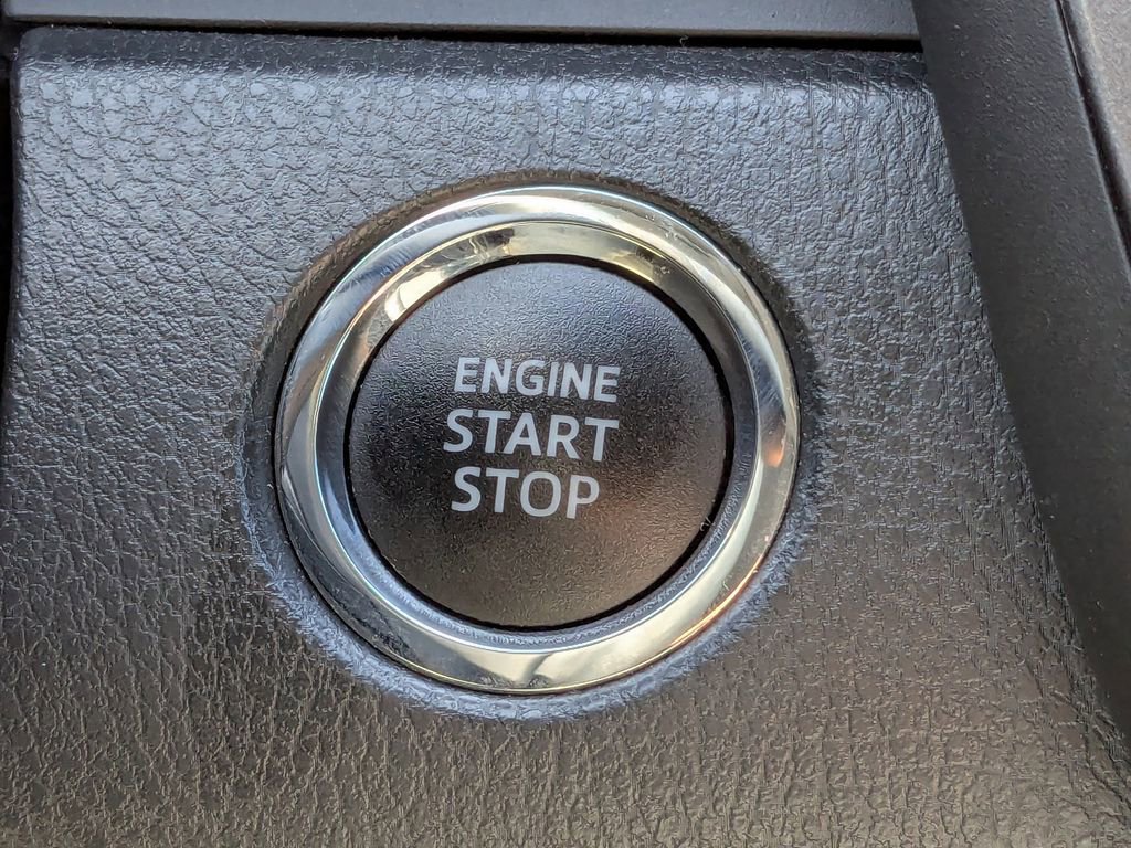 Used 2020 Toyota Camry SE w/ Moonroof Package image 28