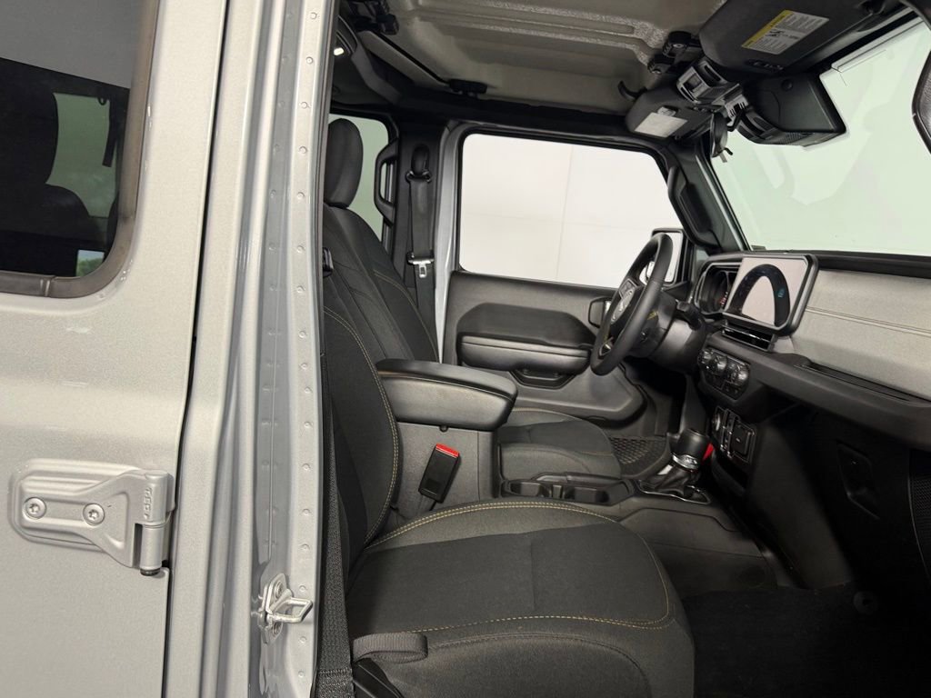 Used 2024 Jeep Wrangler Sport S image 28