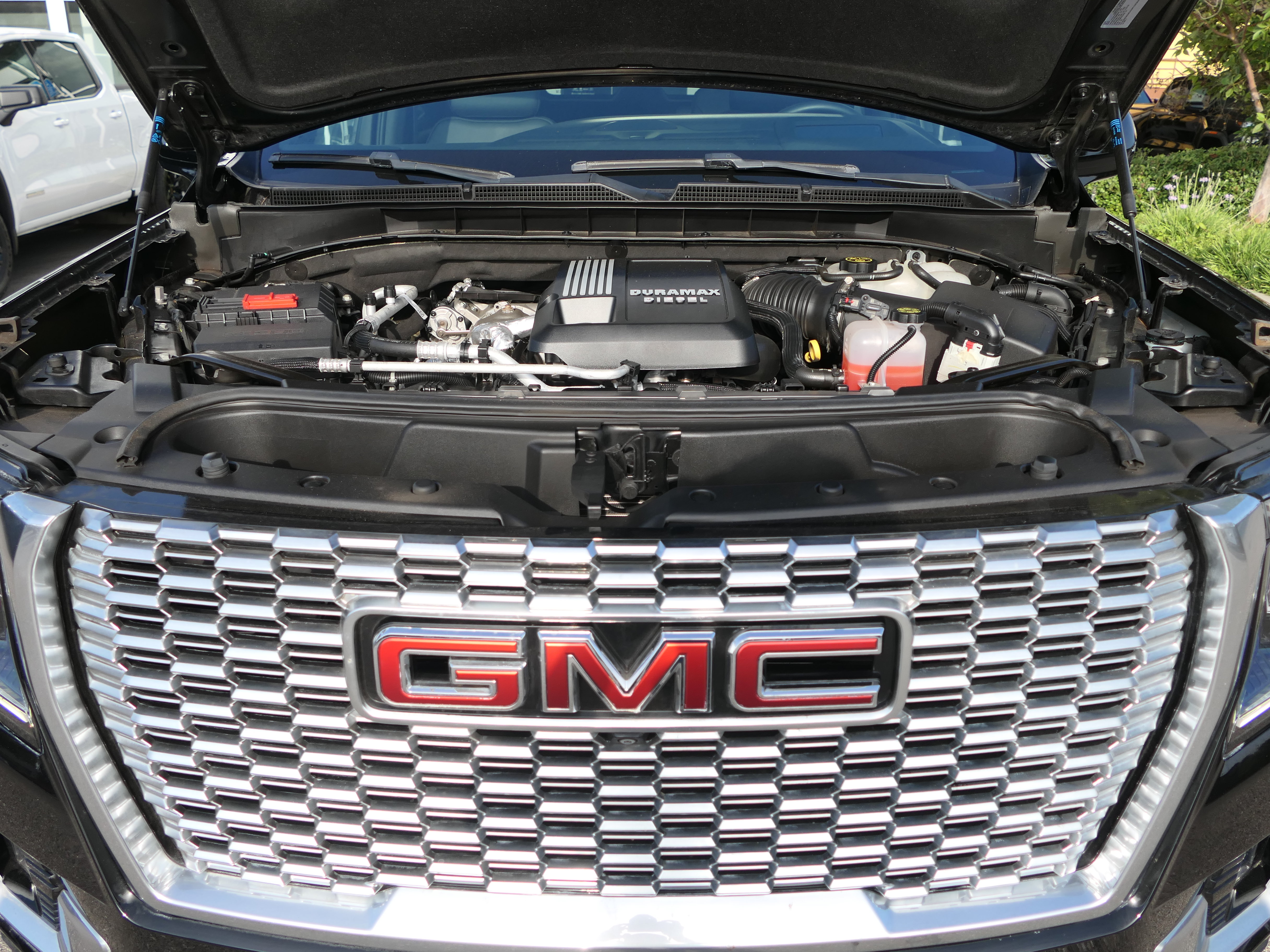 Used 2023 GMC Yukon Denali RWD image 31