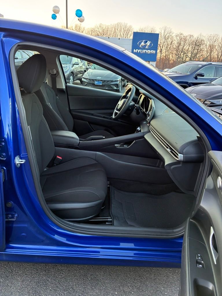 Used 2023 Hyundai Elantra SEL image 18