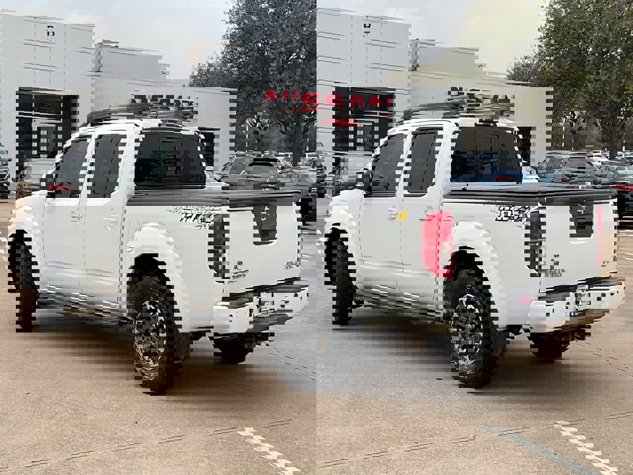 Used 2016 Nissan Frontier PRO-4X w/ Pro-4x Luxury Package image 7