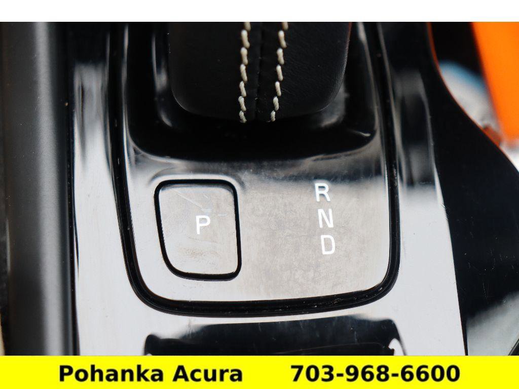 Used 2022 Volvo XC40 T5 R-Design w/ Advanced Package image 18