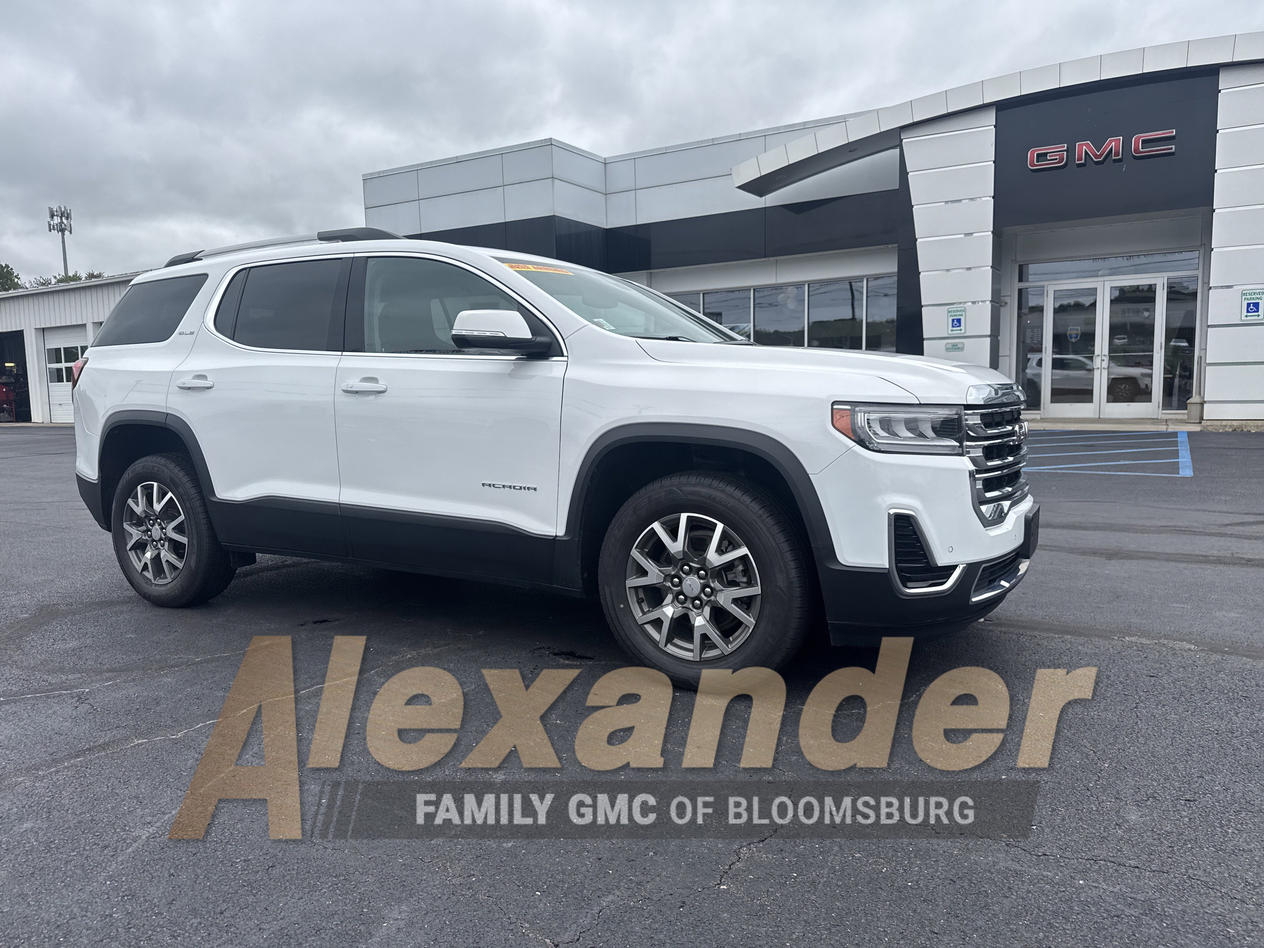 Used 2023 GMC Acadia SLE w/ Driver Convenience Package