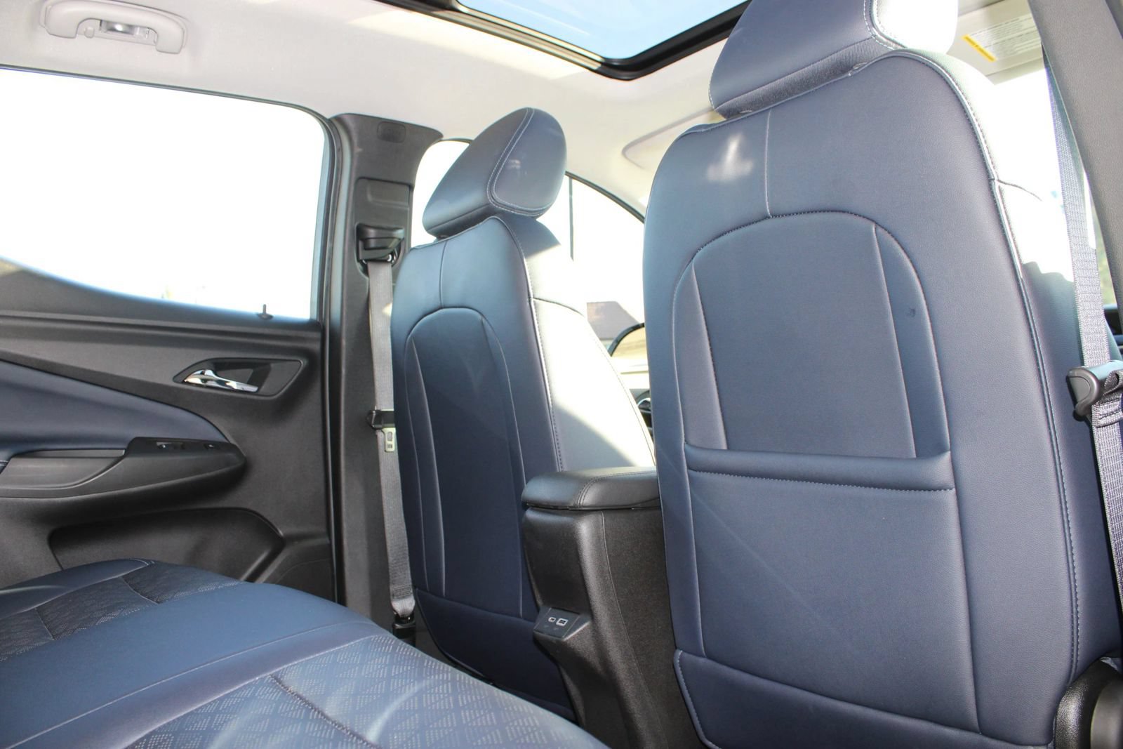Used 2022 Chevrolet Bolt EUV Premier w/ Launch Edition FWD image 15