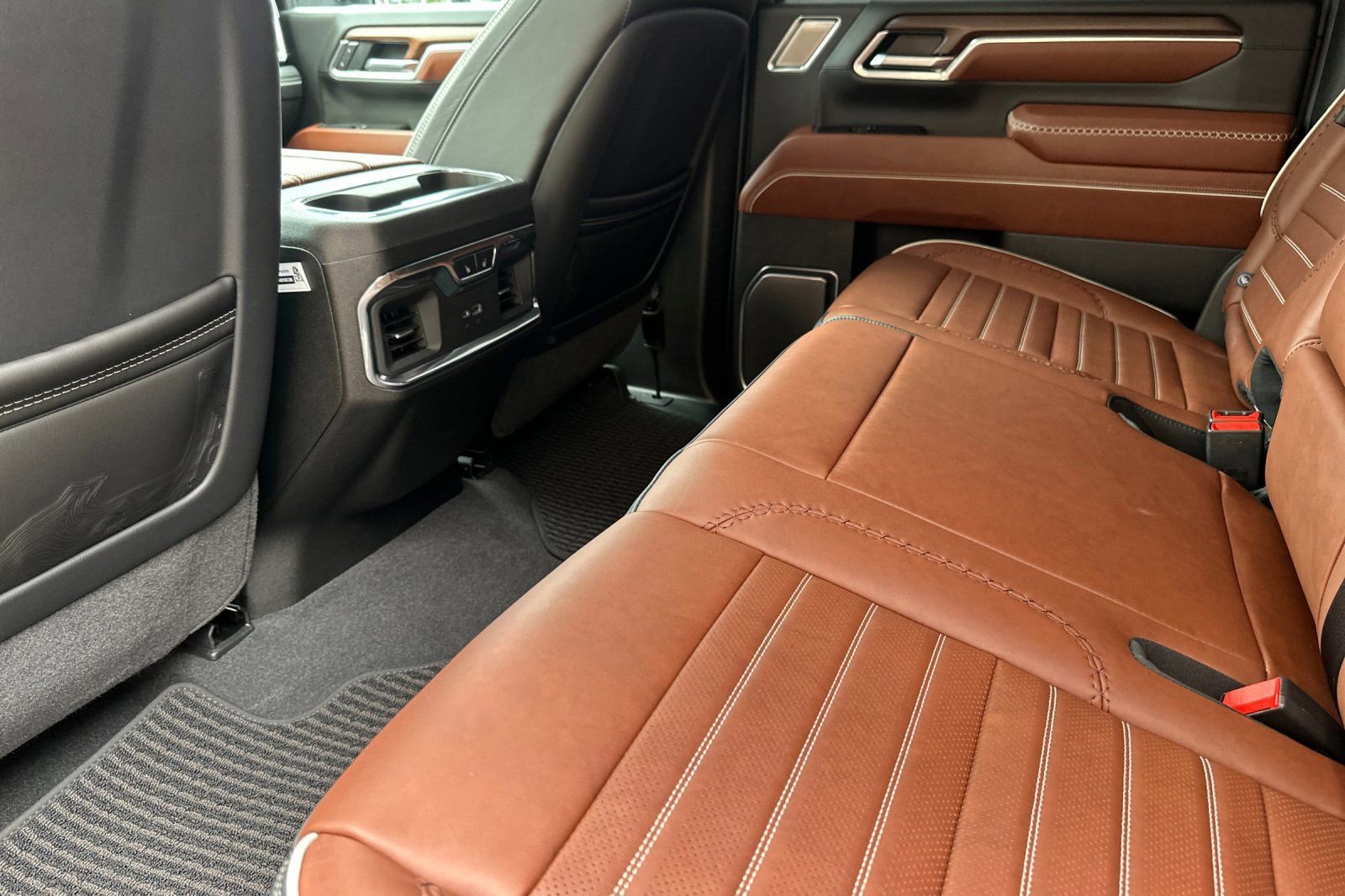 Certified 2025 GMC Sierra 2500 Denali Ultimate AWD/4WD image 13