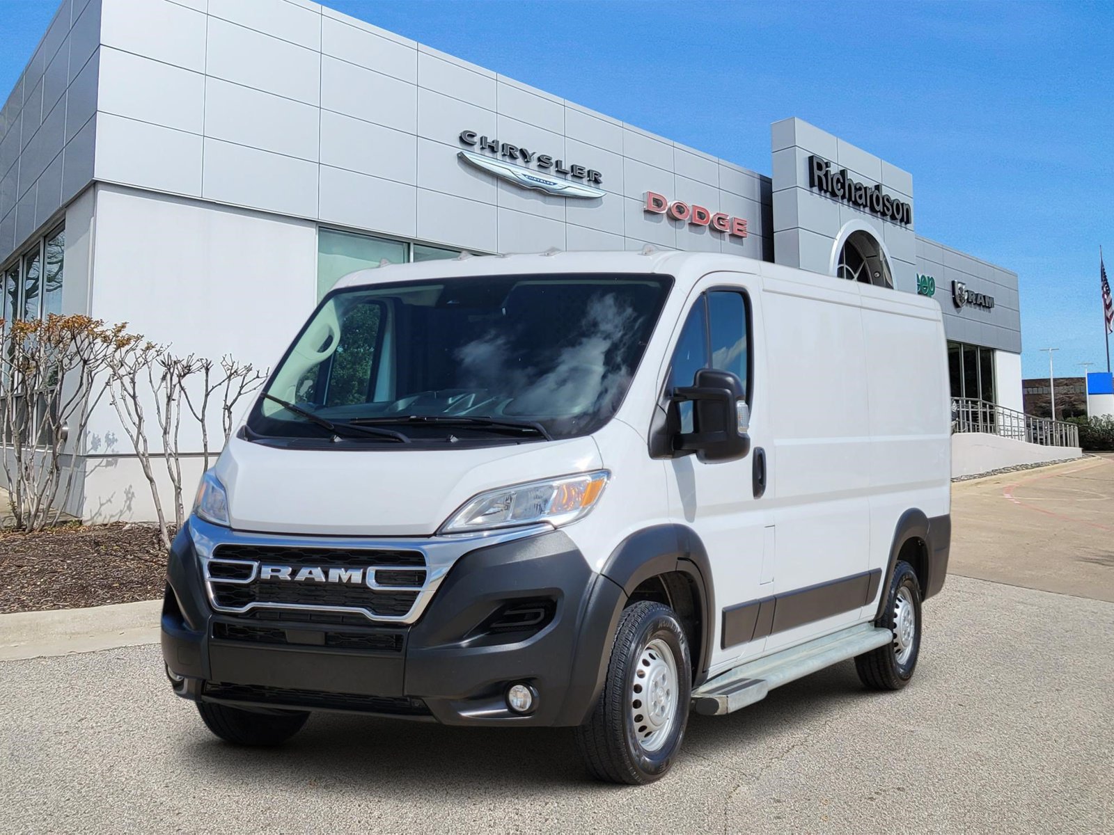 Used 2025 RAM ProMaster 2500 w/ U-Haul Equipment Group FWD image 2