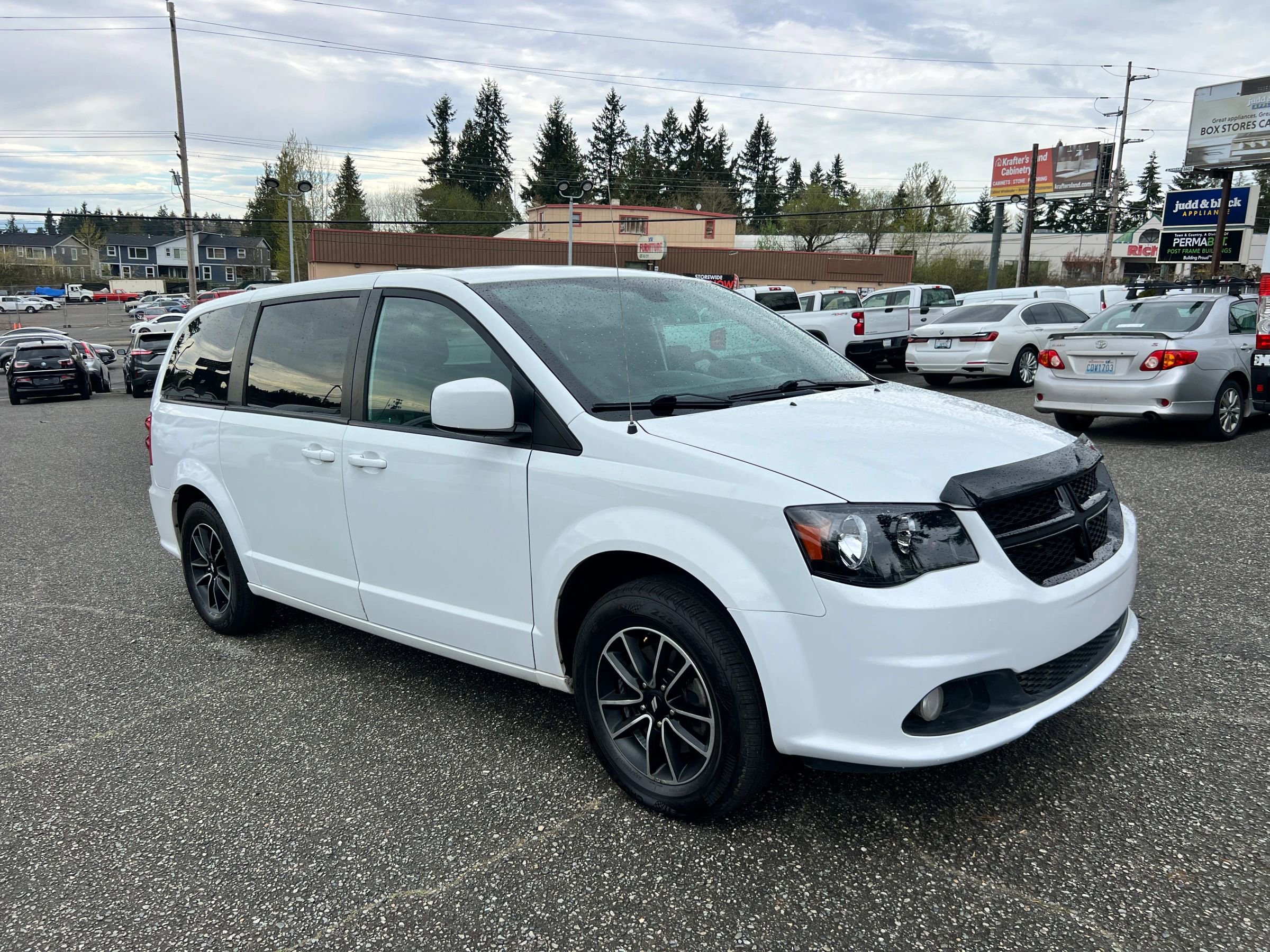 Used 2019 Dodge Grand Caravan GT FWD image 3