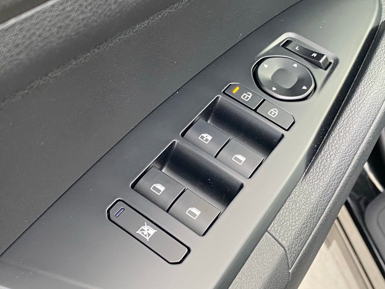 New 2026 Kia Sportage LX image 9