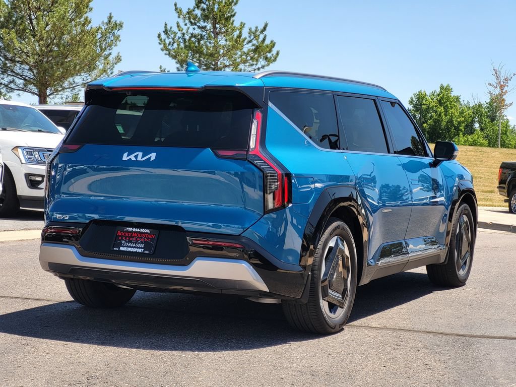 Used 2024 Kia EV9 Land AWD/4WD image 4