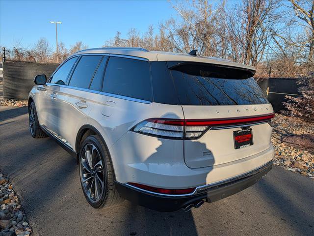 Certified 2023 Lincoln Aviator Reserve w/ Equipment Group 201A RWD image 3