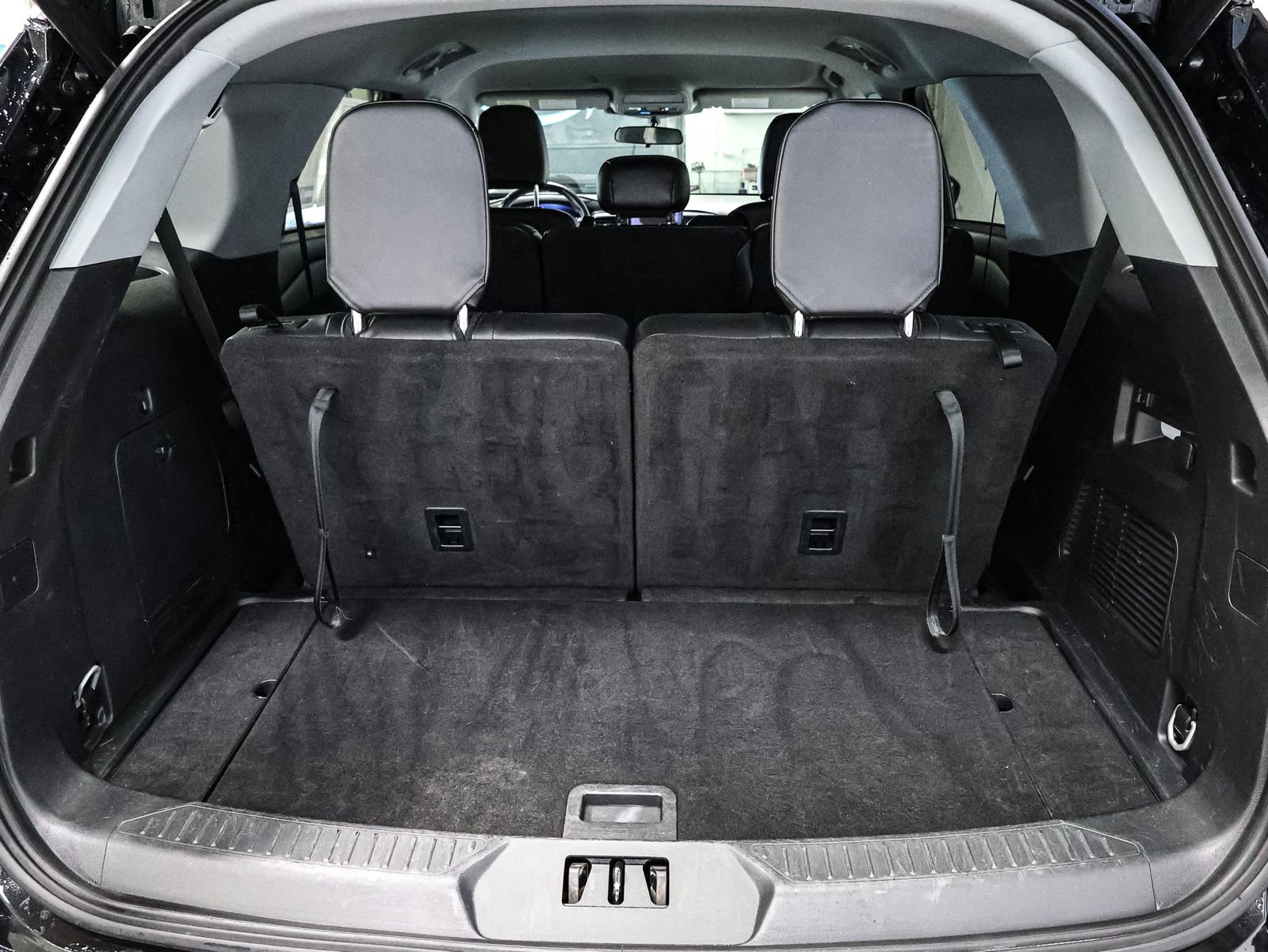 Certified 2023 Ford Explorer XLT w/ Equipment Group 202A image 17