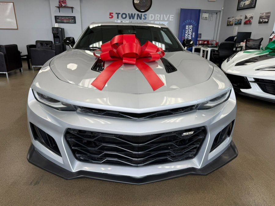 Used 2018 Chevrolet Camaro SS image 5