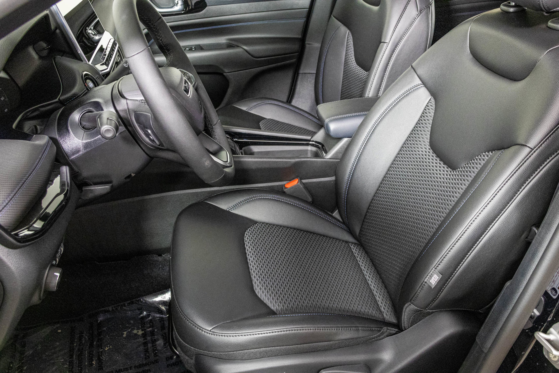 New 2026 Jeep Compass Latitude AWD/4WD image 17