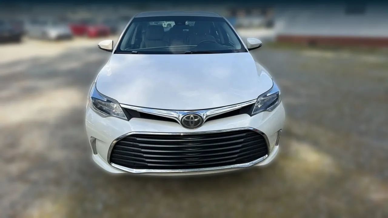 Used 2017 Toyota Avalon XLE FWD image 18