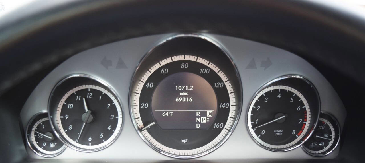 Used 2011 Mercedes-Benz E 350 4MATIC Wagon image 3