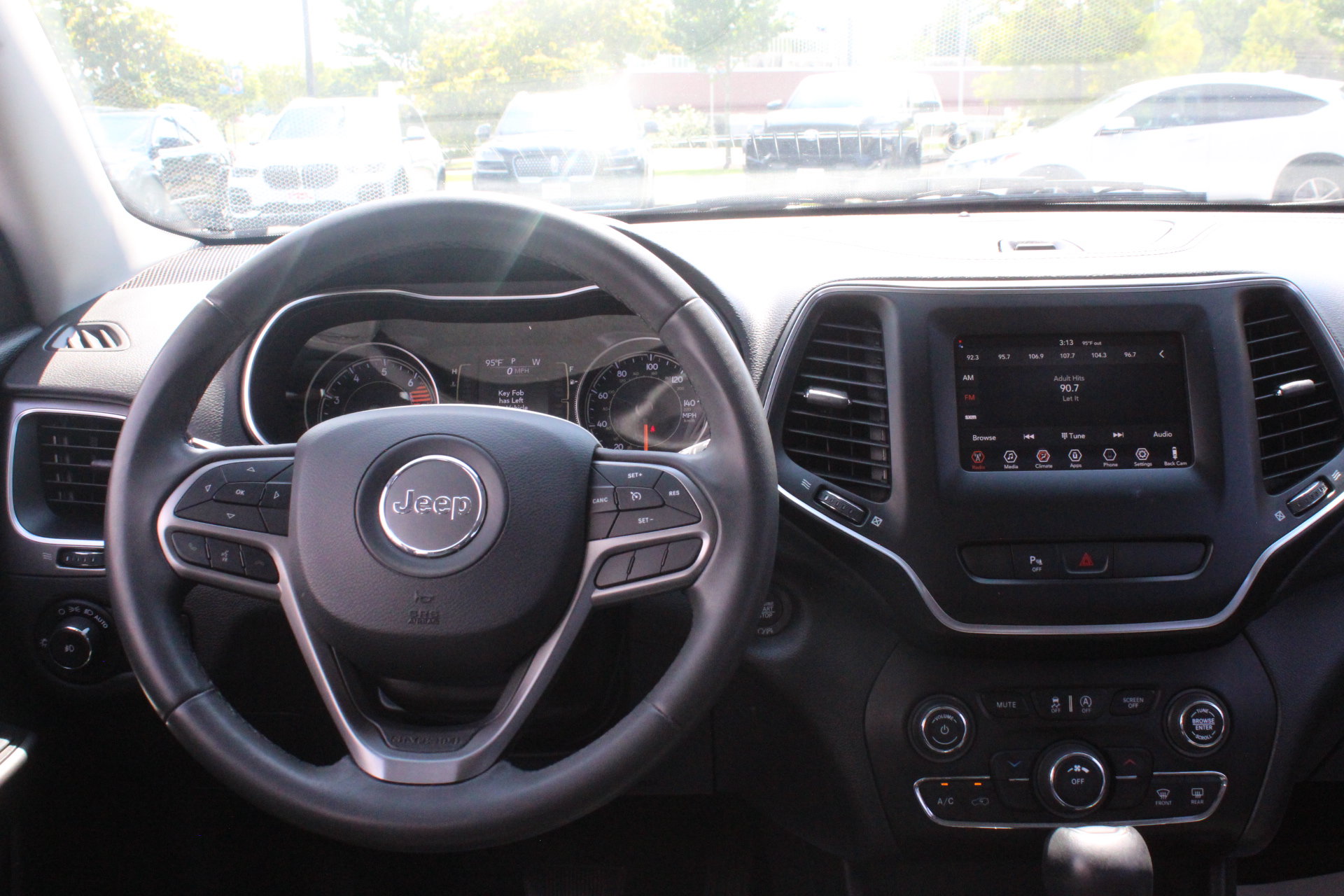 Used 2020 Jeep Cherokee Latitude Plus FWD image 22