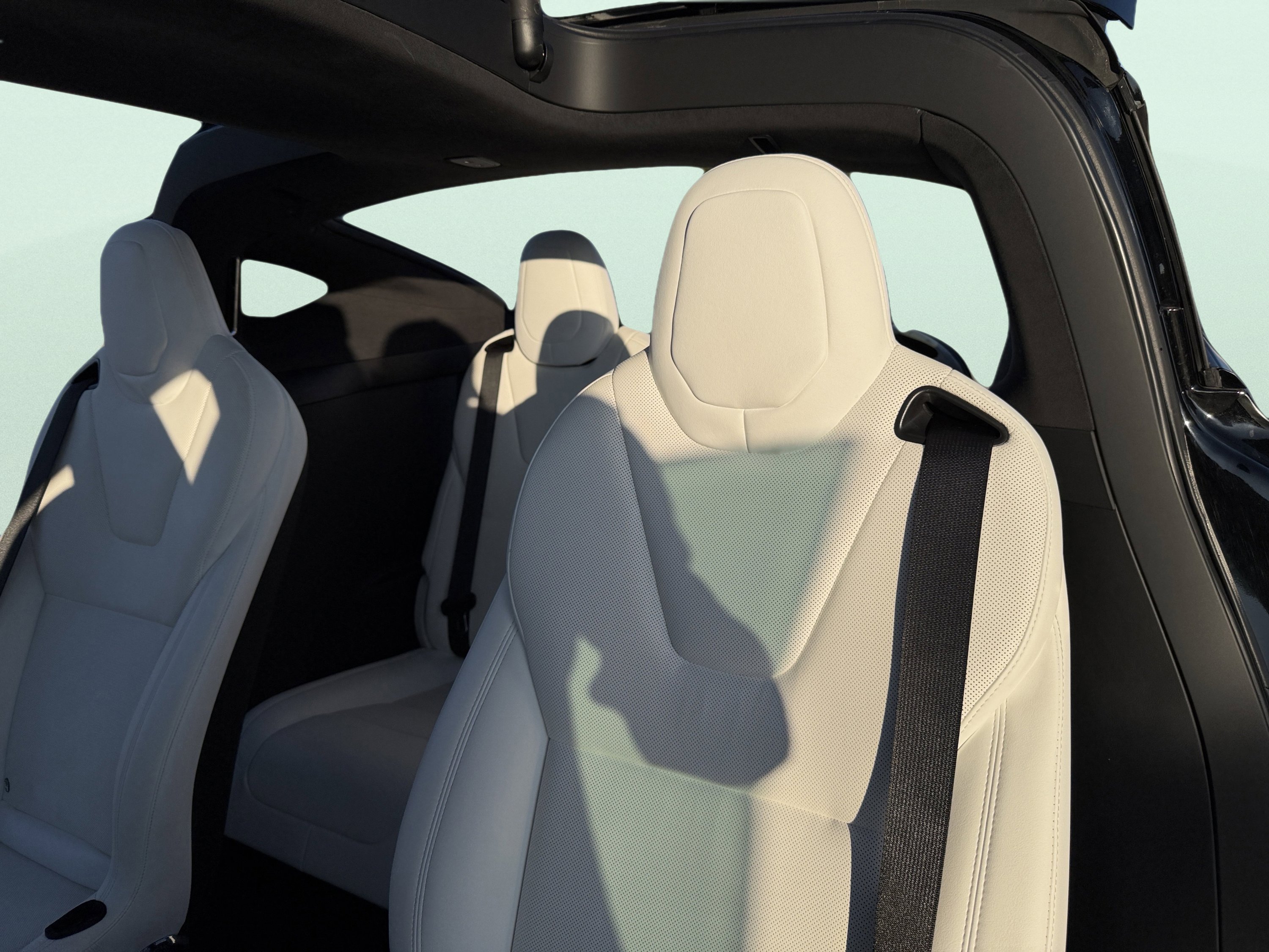 Used 2022 Tesla Model X image 29