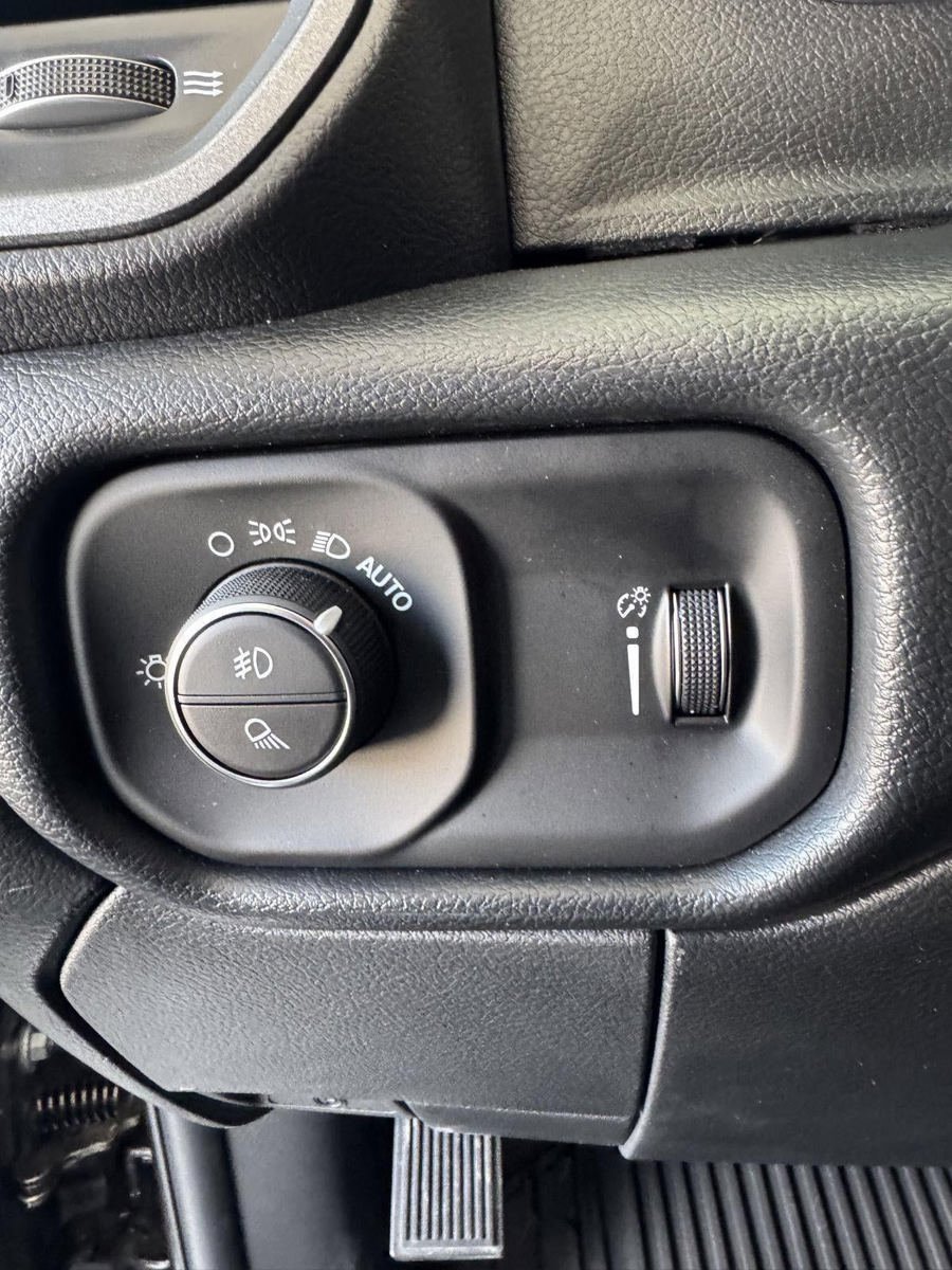 New 2026 RAM 2500 Tradesman AWD/4WD image 12