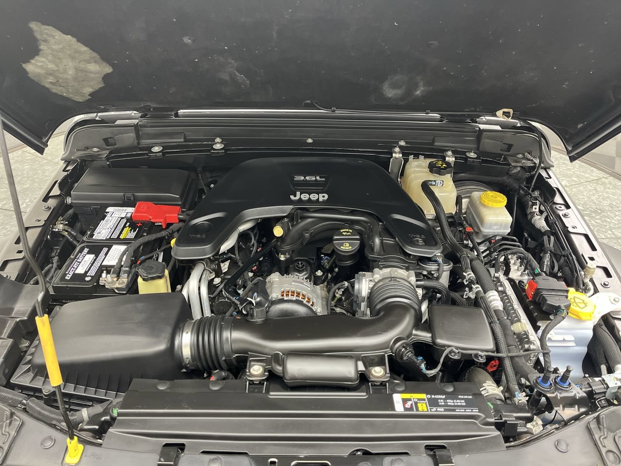 Used 2018 Jeep Wrangler Unlimited Sport S AWD/4WD image 25