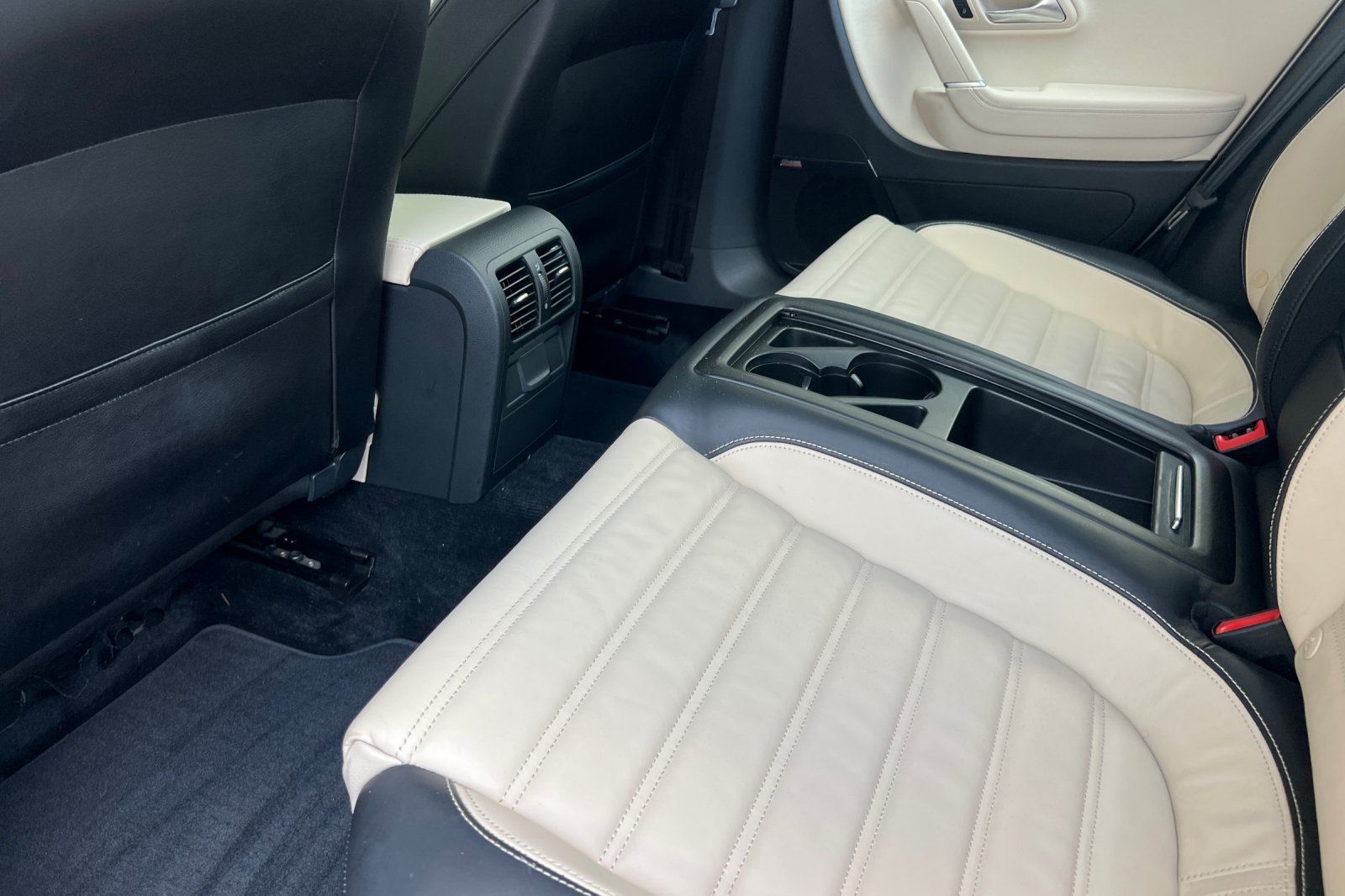Used 2010 Volkswagen CC Luxury FWD image 13