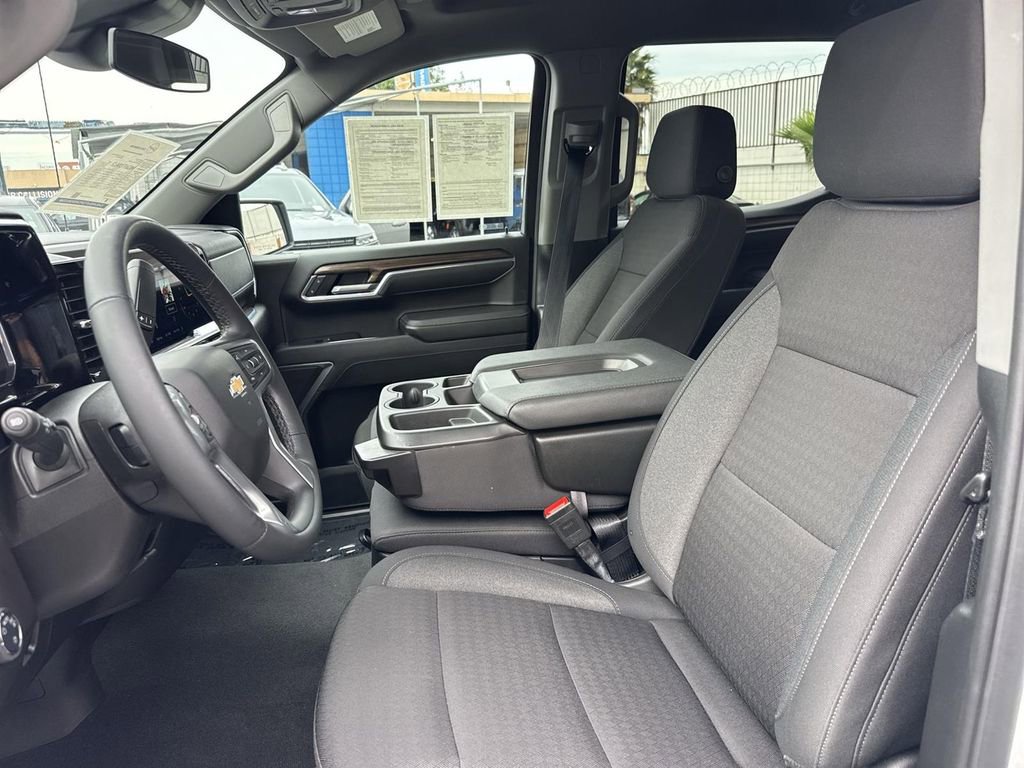 Used 2025 Chevrolet Silverado 1500 LT image 17
