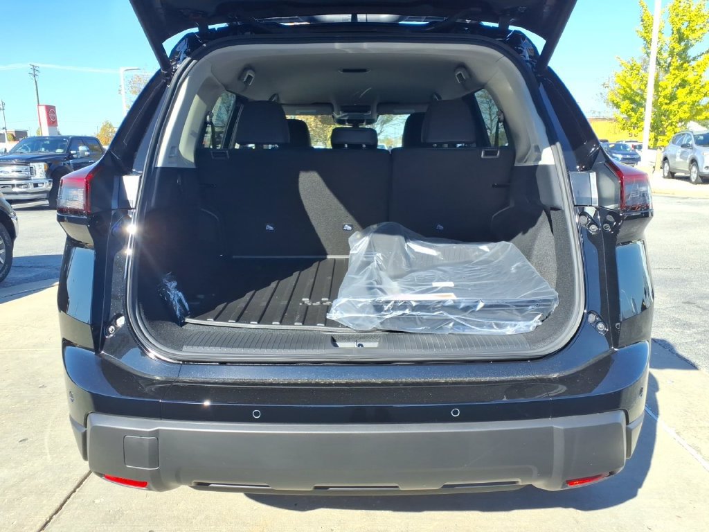 New 2027 Nissan Rogue SV w/ Rock Creek Premium Package AWD/4WD image 9