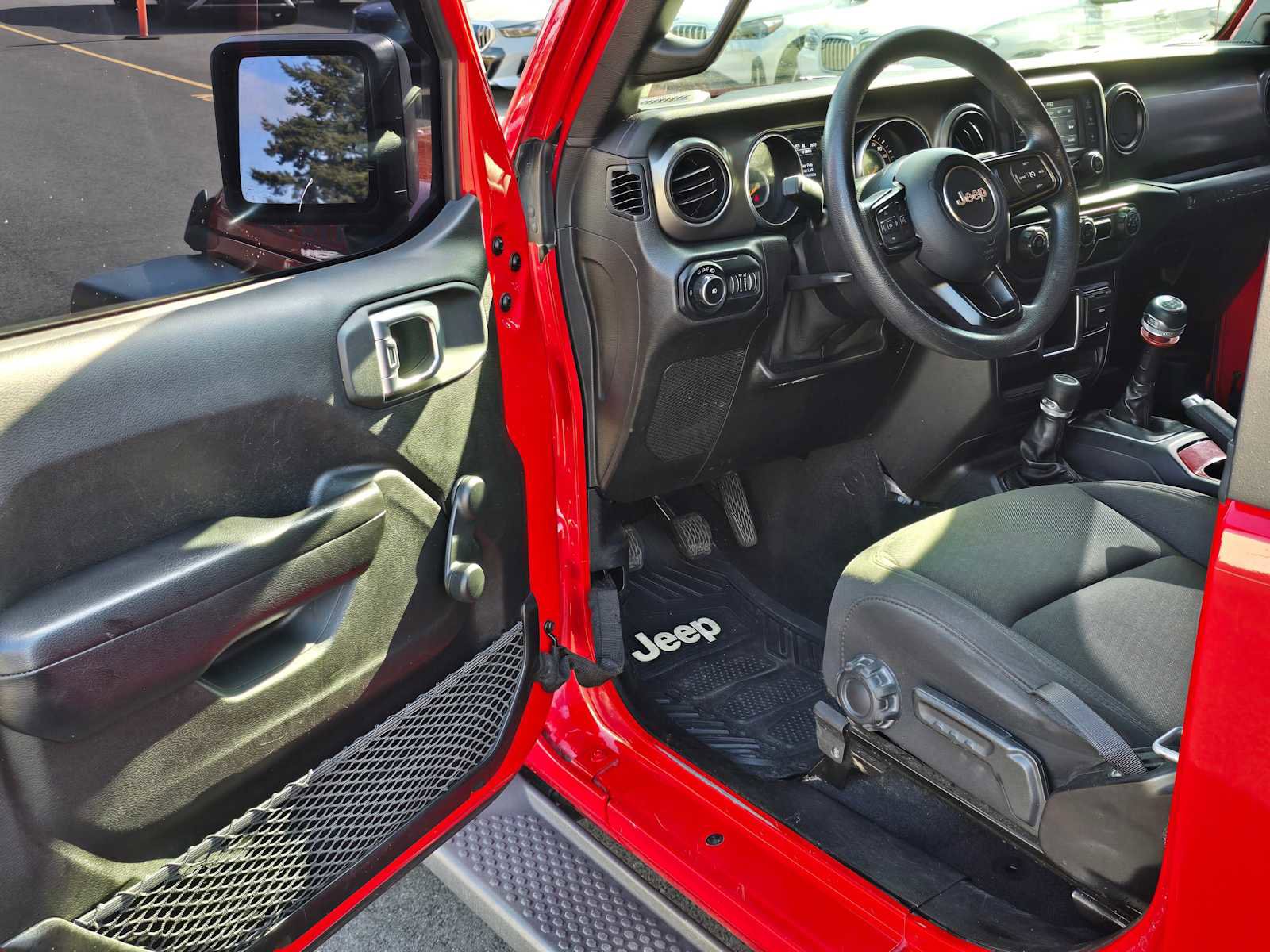 Used 2019 Jeep Wrangler Sport AWD/4WD image 18