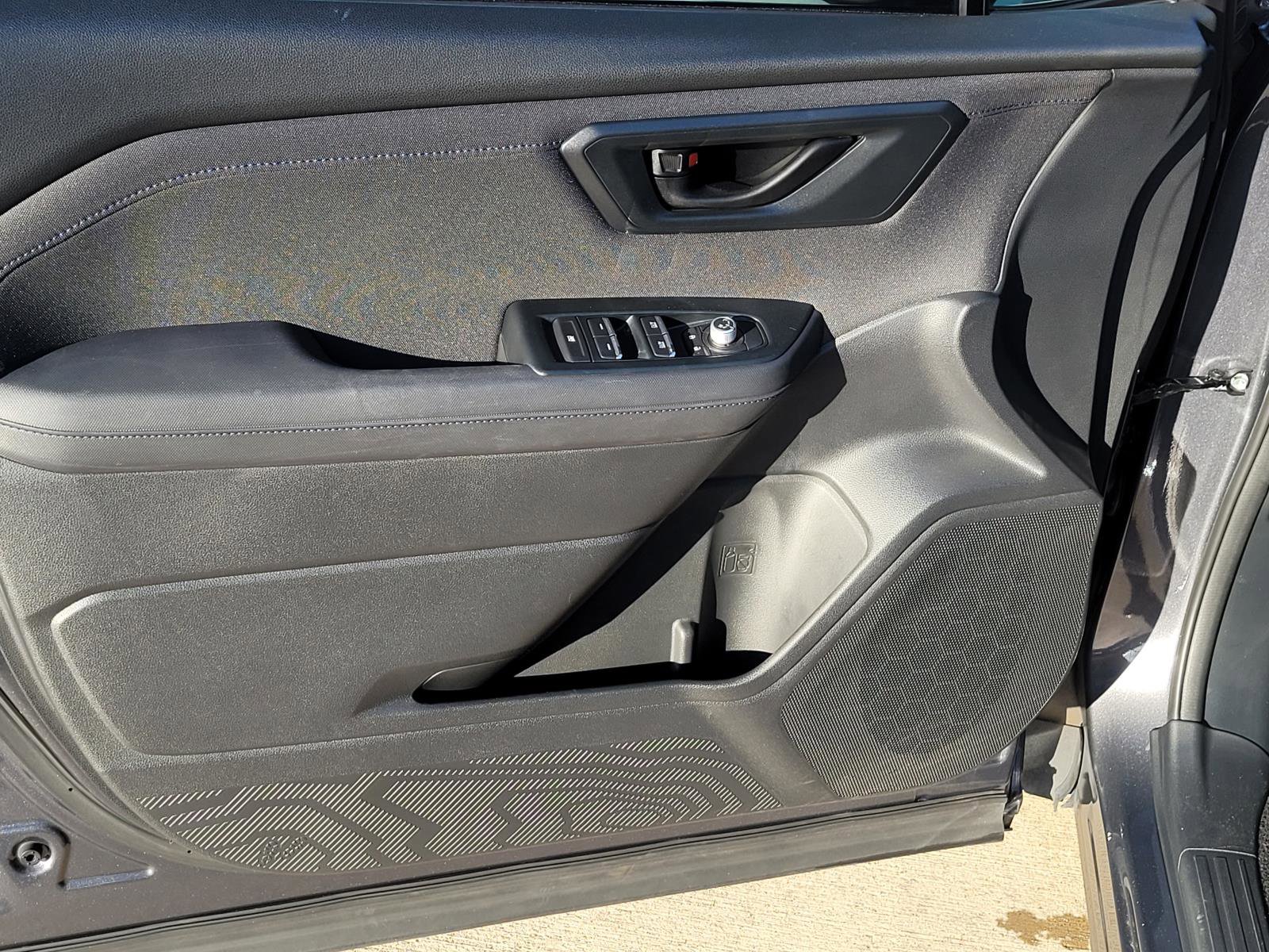 Used 2025 Subaru Forester Premium image 4