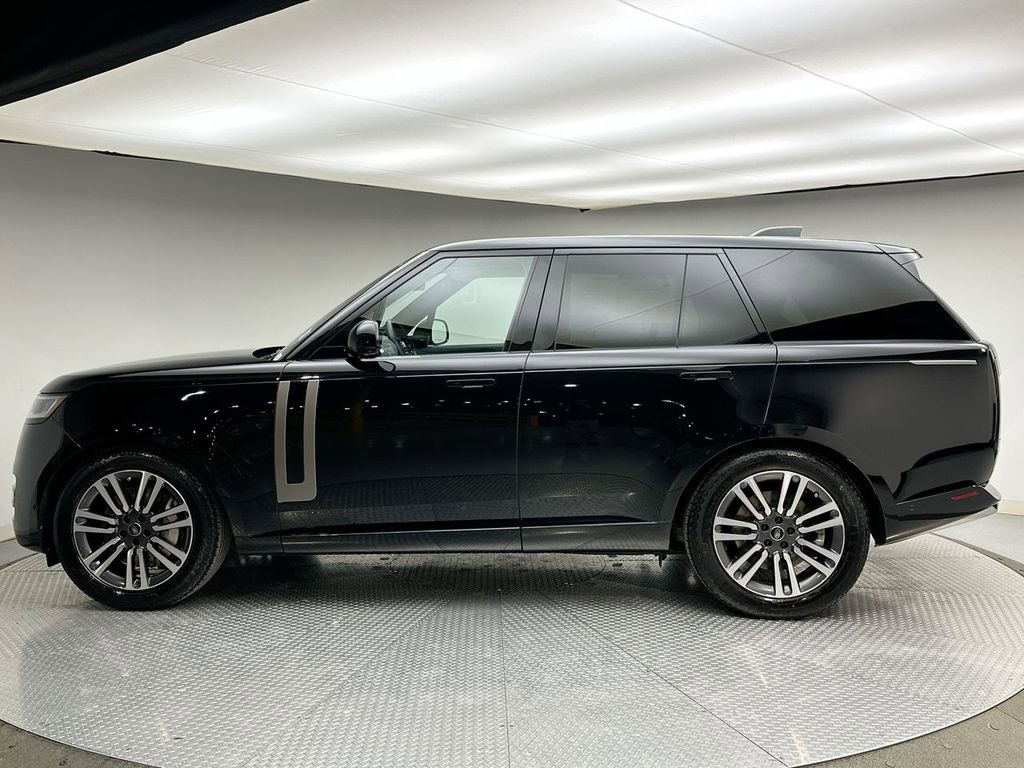 Certified 2023 Land Rover Range Rover SE image 10