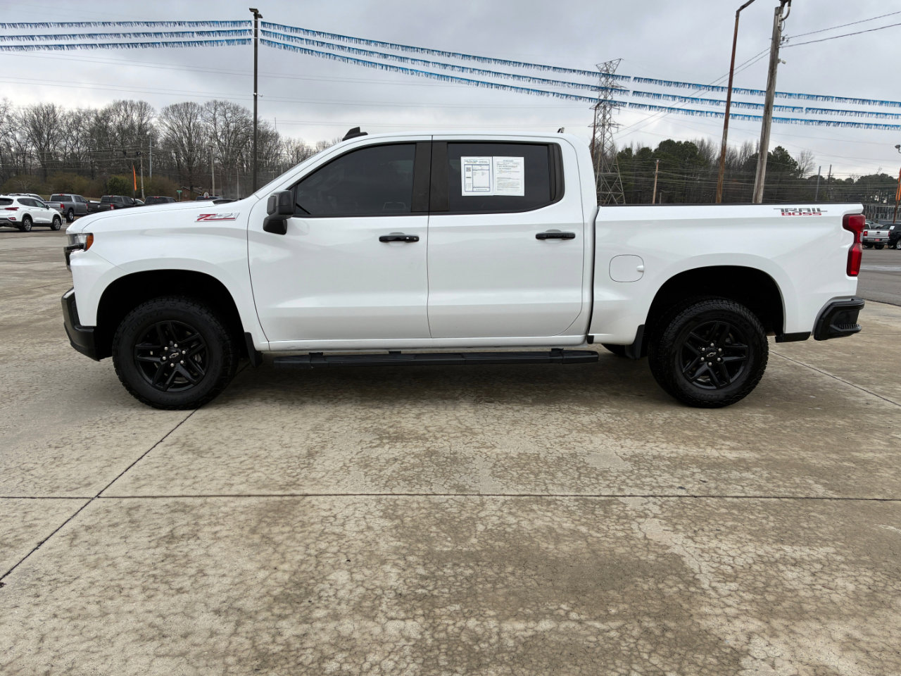 Used 2022 Chevrolet Silverado 1500 LT Trail Boss w/ Convenience Package II image 2