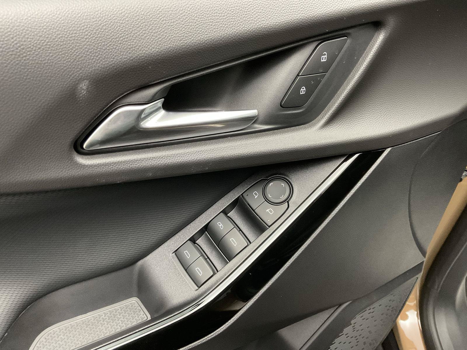 New 2027 Chevrolet Equinox LT w/ Safety and Technology Package FWD image 10