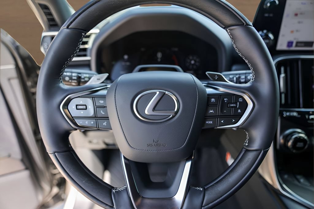 Used 2026 Lexus LX 700h Luxury w/ Appearance Package AWD/4WD image 12