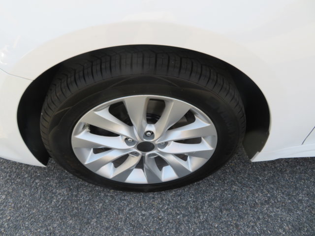 Used 2018 Kia Optima S w/ Panoramic Sunroof Package image 10