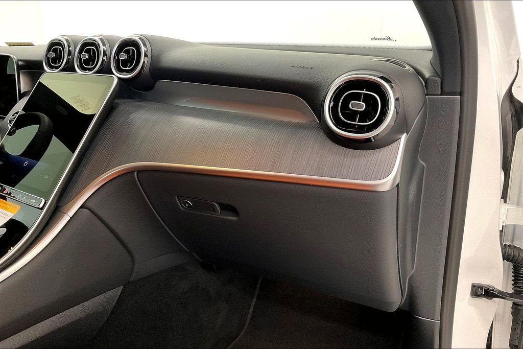 Used 2026 Mercedes-Benz GLC 300 image 18