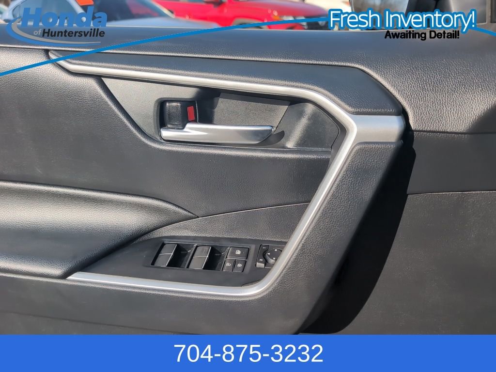 Used 2019 Toyota RAV4 XLE Premium image 25