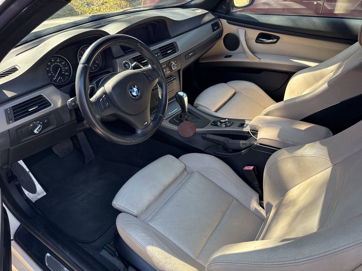 Used 2013 BMW 328i Convertible image 6