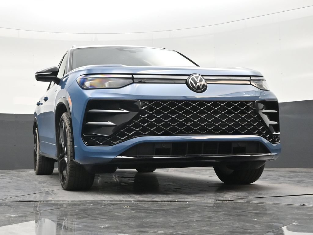 Used 2026 Volkswagen Tiguan SE R-Line FWD image 25