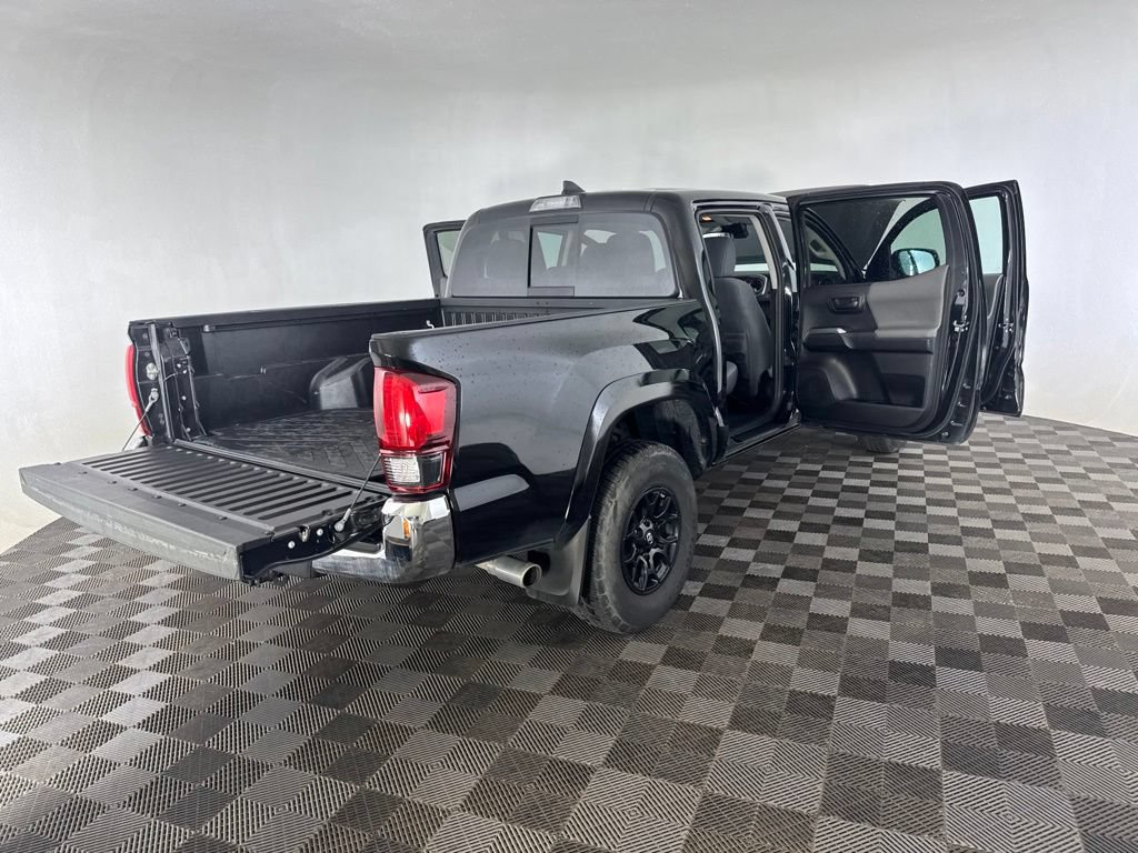 Used 2019 Toyota Tacoma SR5 AWD/4WD image 18