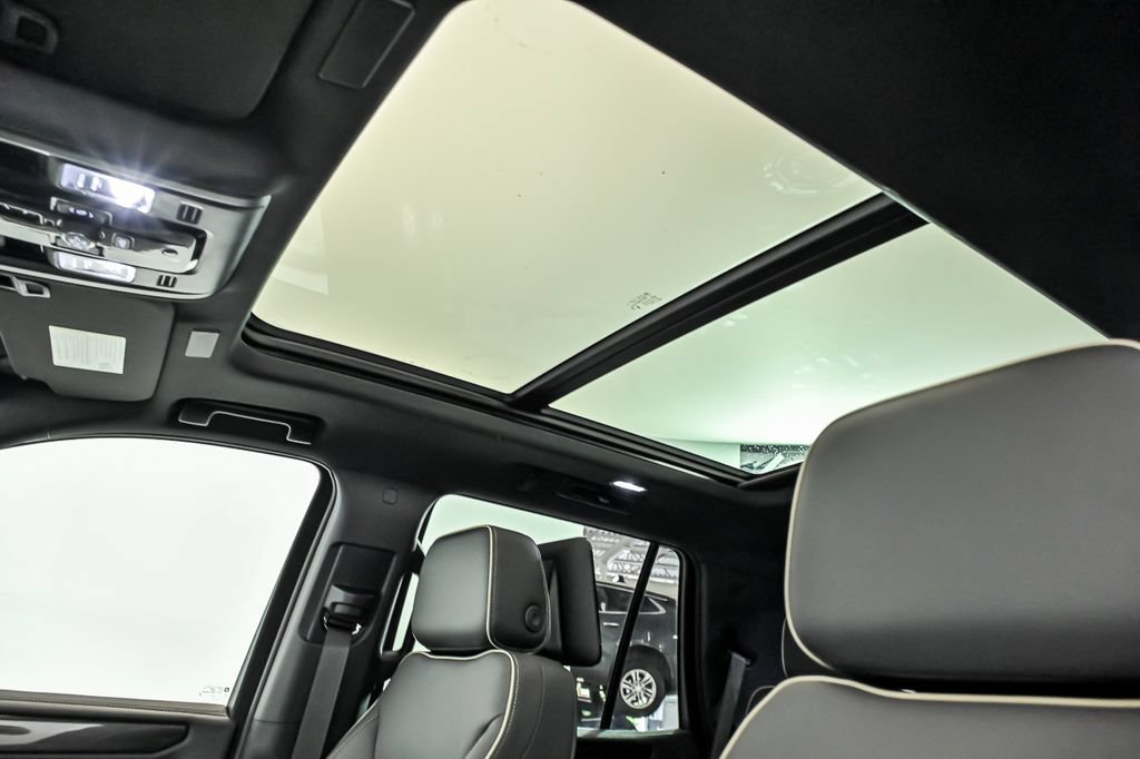 New 2026 GMC Yukon Elevation w/ Elevation Premium Package AWD/4WD image 10