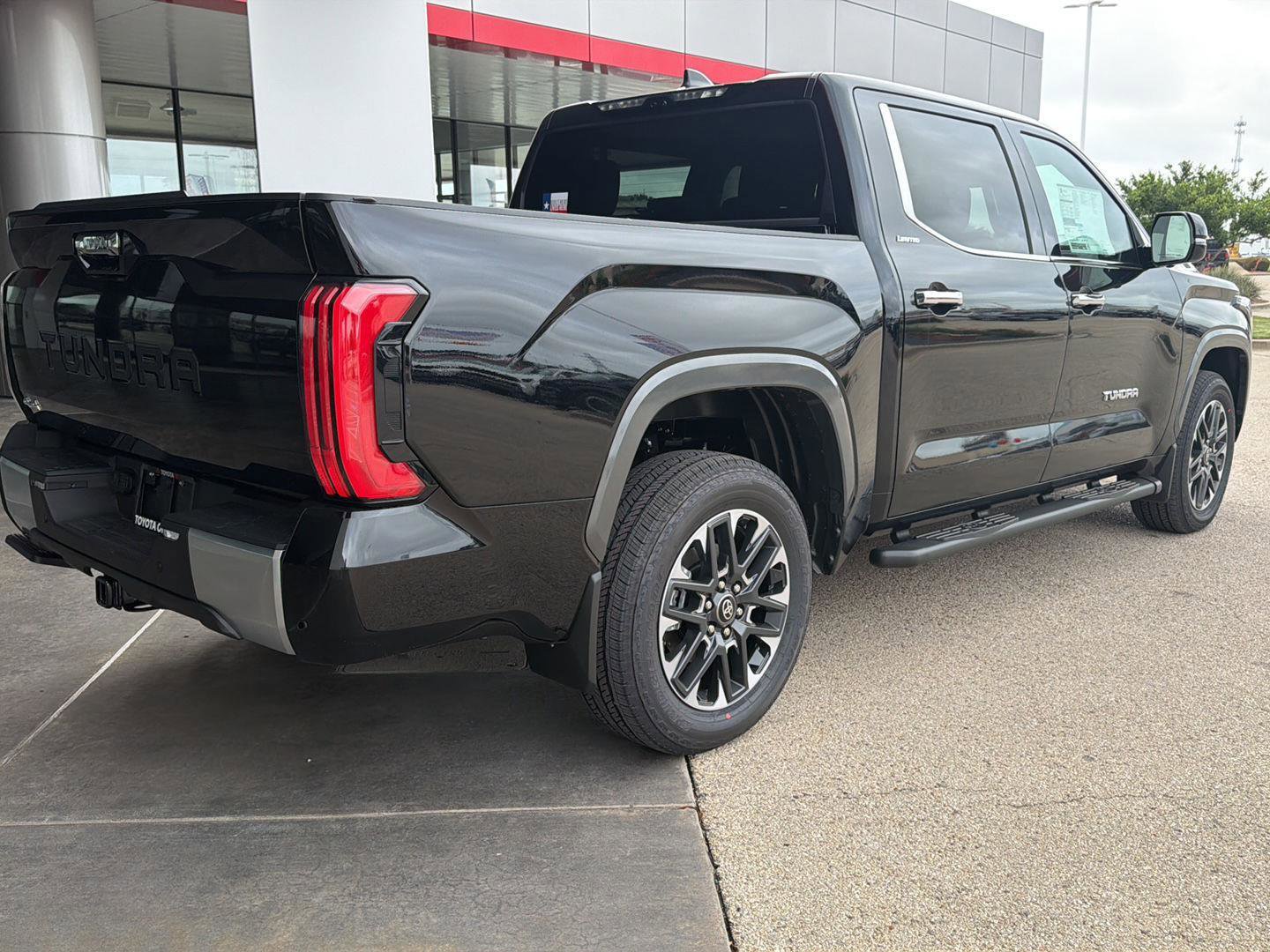 New 2026 Toyota Tundra Limited AWD/4WD image 7