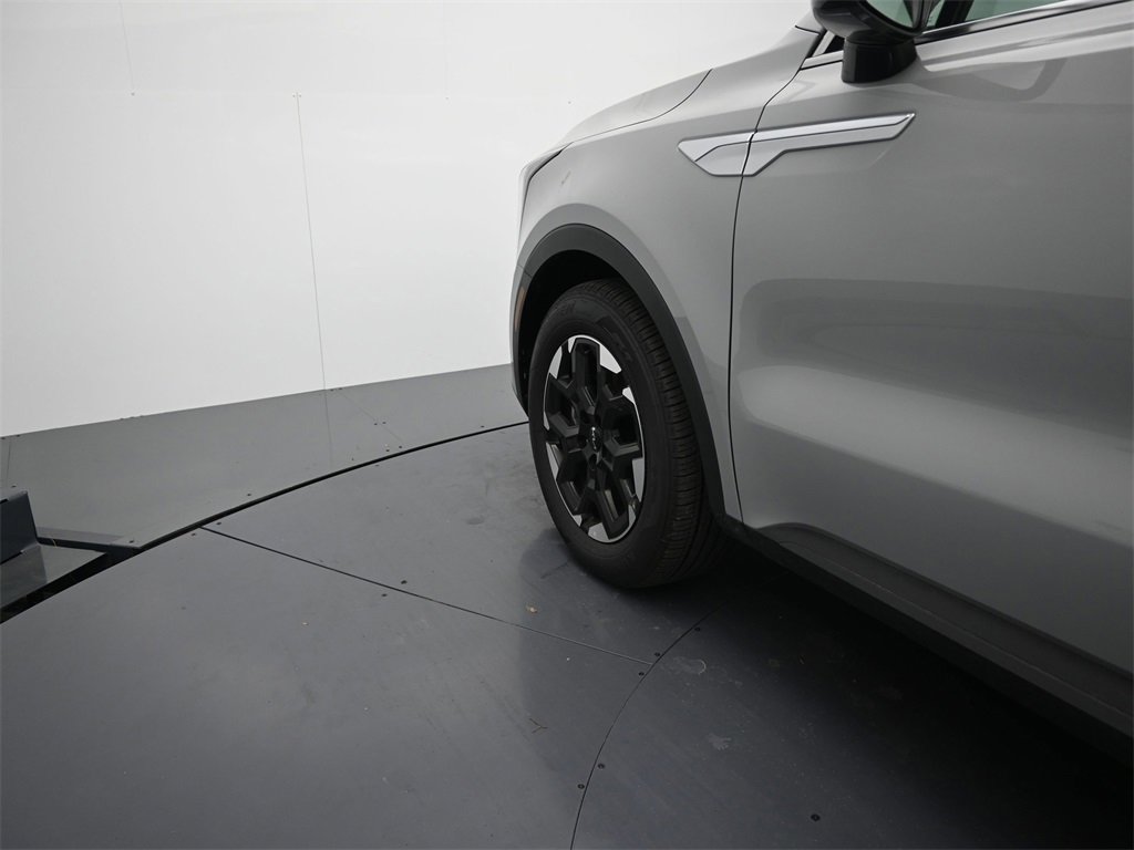 New 2025 Kia Sorento S image 11