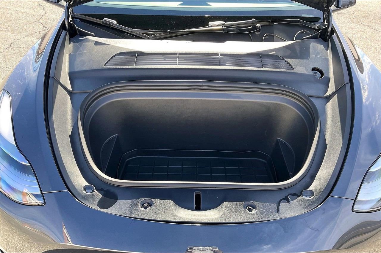 Used 2024 Tesla Model Y Performance image 39