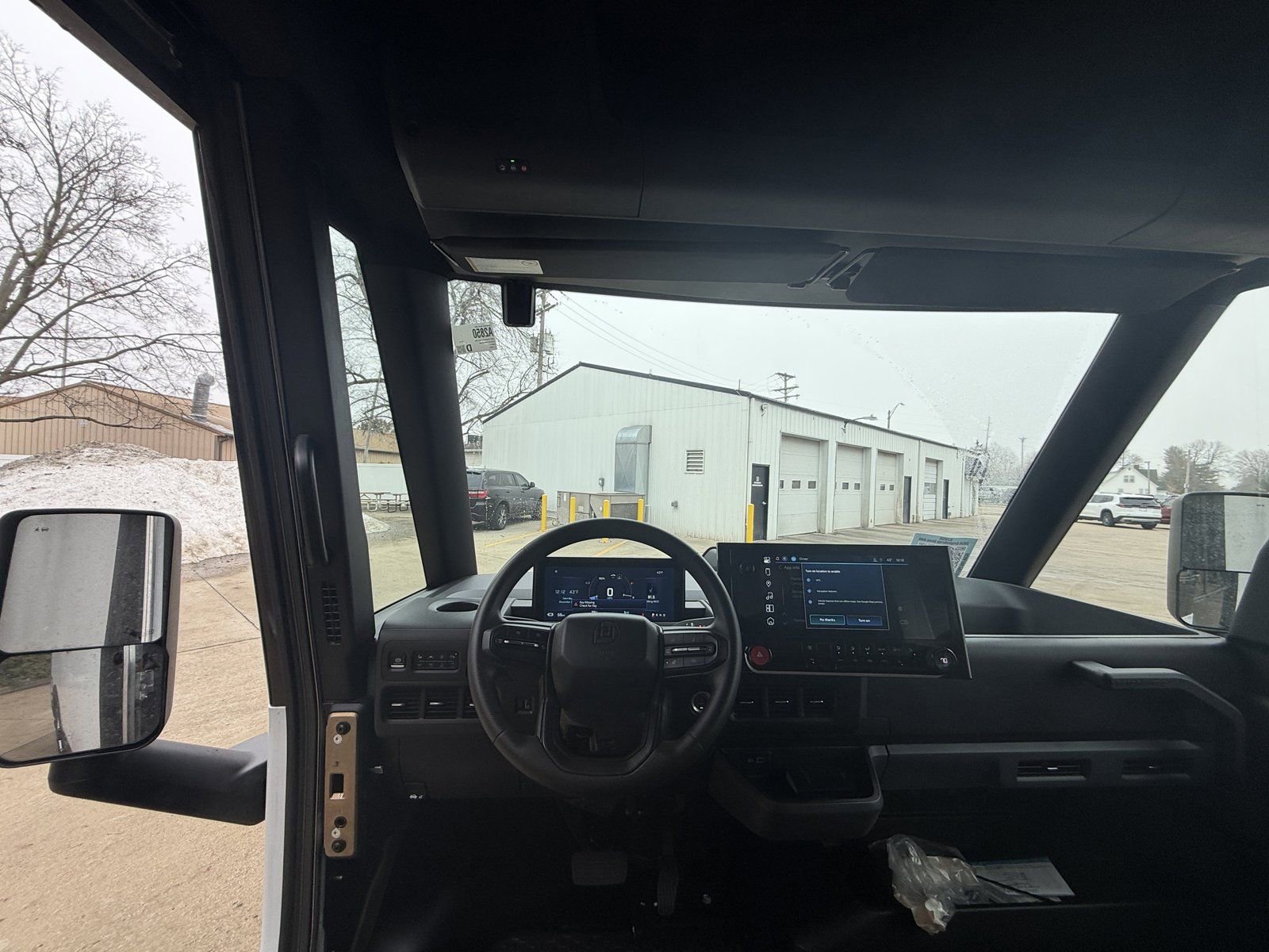 Used 2024 Chevrolet Brightdrop 400 w/ Commercial Equipment Package AWD/4WD image 25