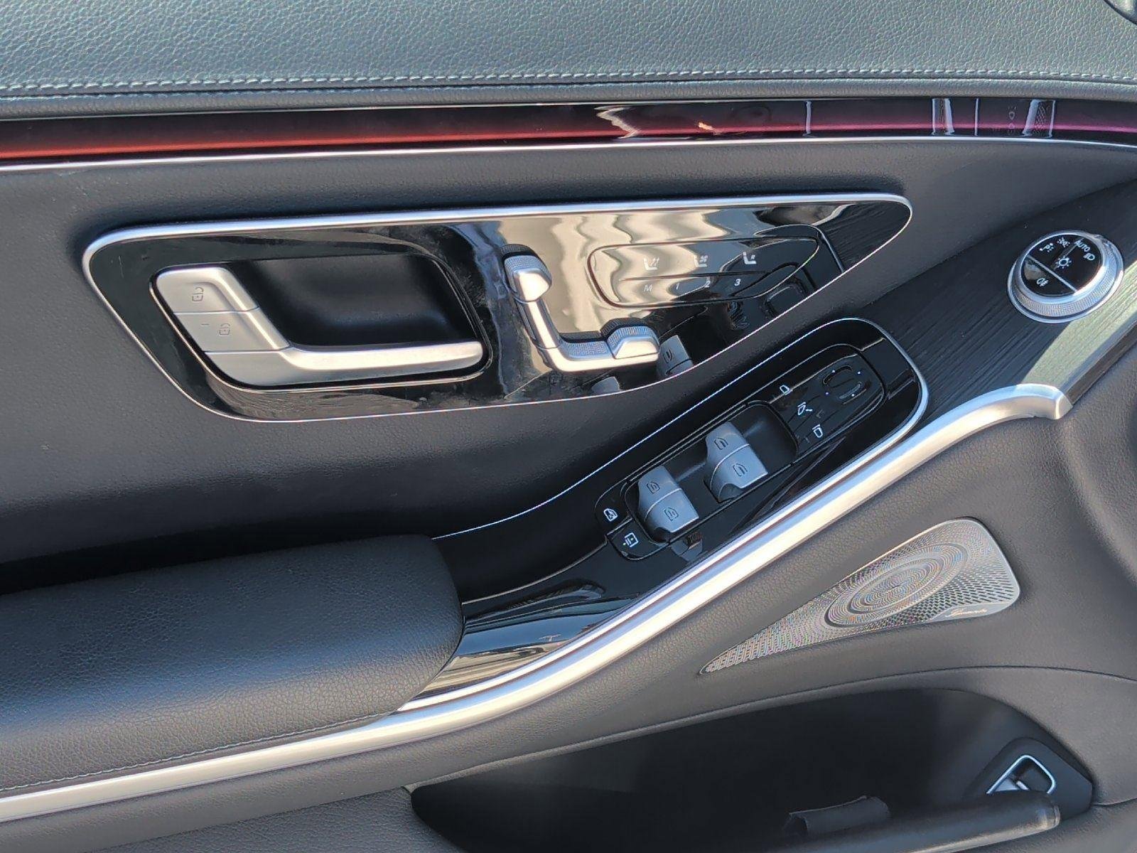 Used 2022 Mercedes-Benz S 580 4MATIC Sedan w/ AMG Line Package image 14
