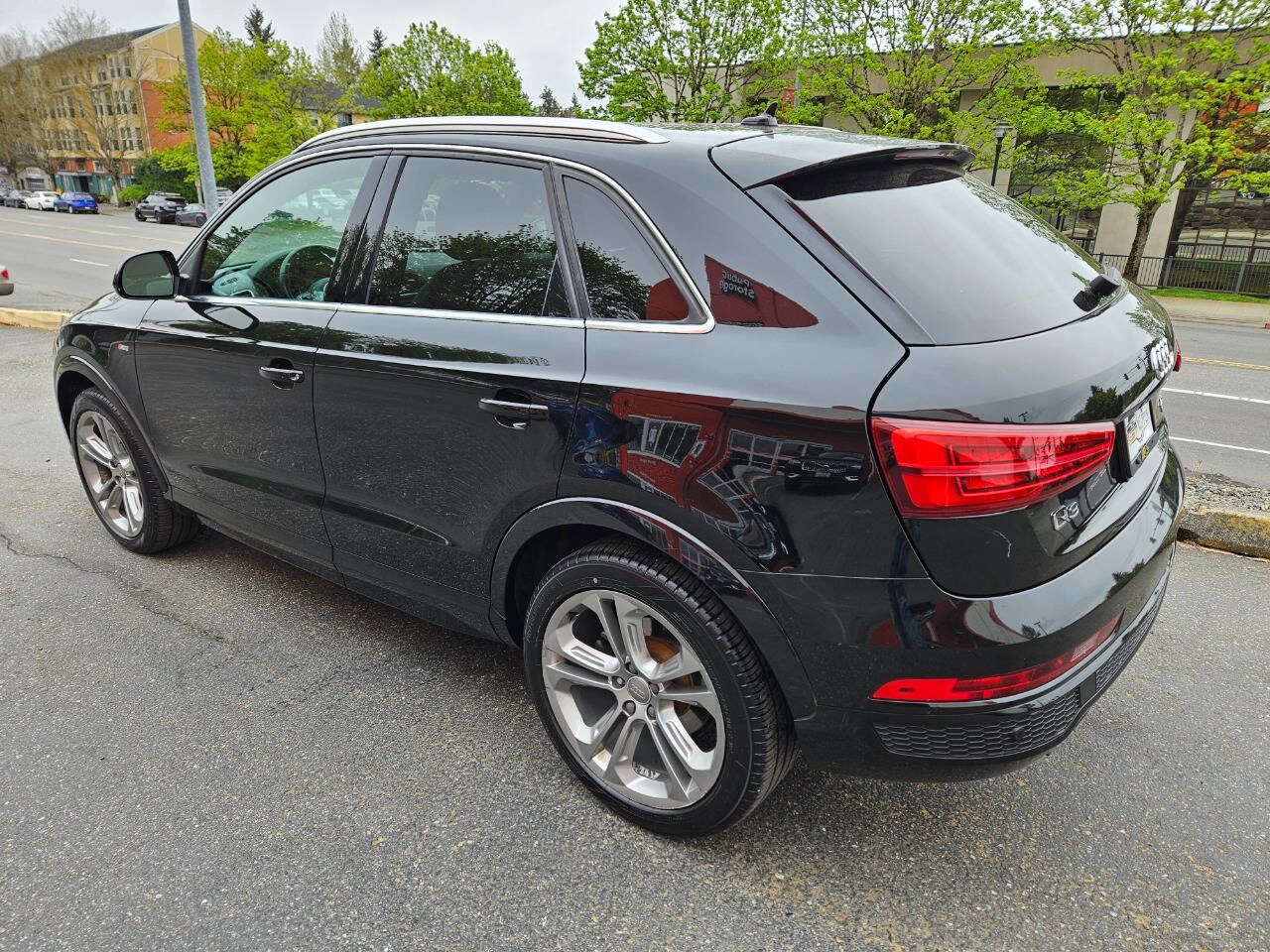 Used 2016 Audi Q3 2.0T Prestige w/ Prestige Package AWD/4WD image 3