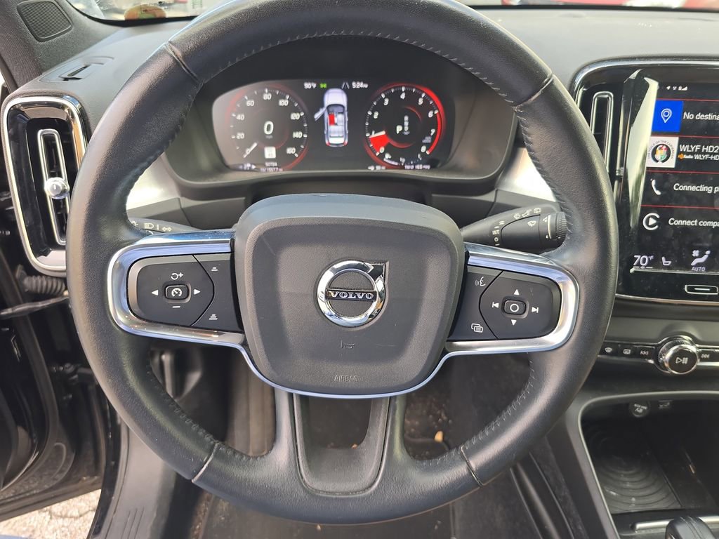 Used 2019 Volvo XC40 T5 Momentum image 22
