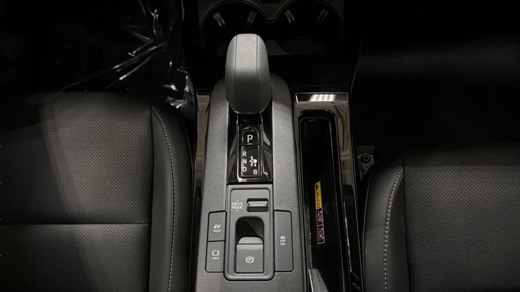 Used 2025 Toyota Prius AWD image 17