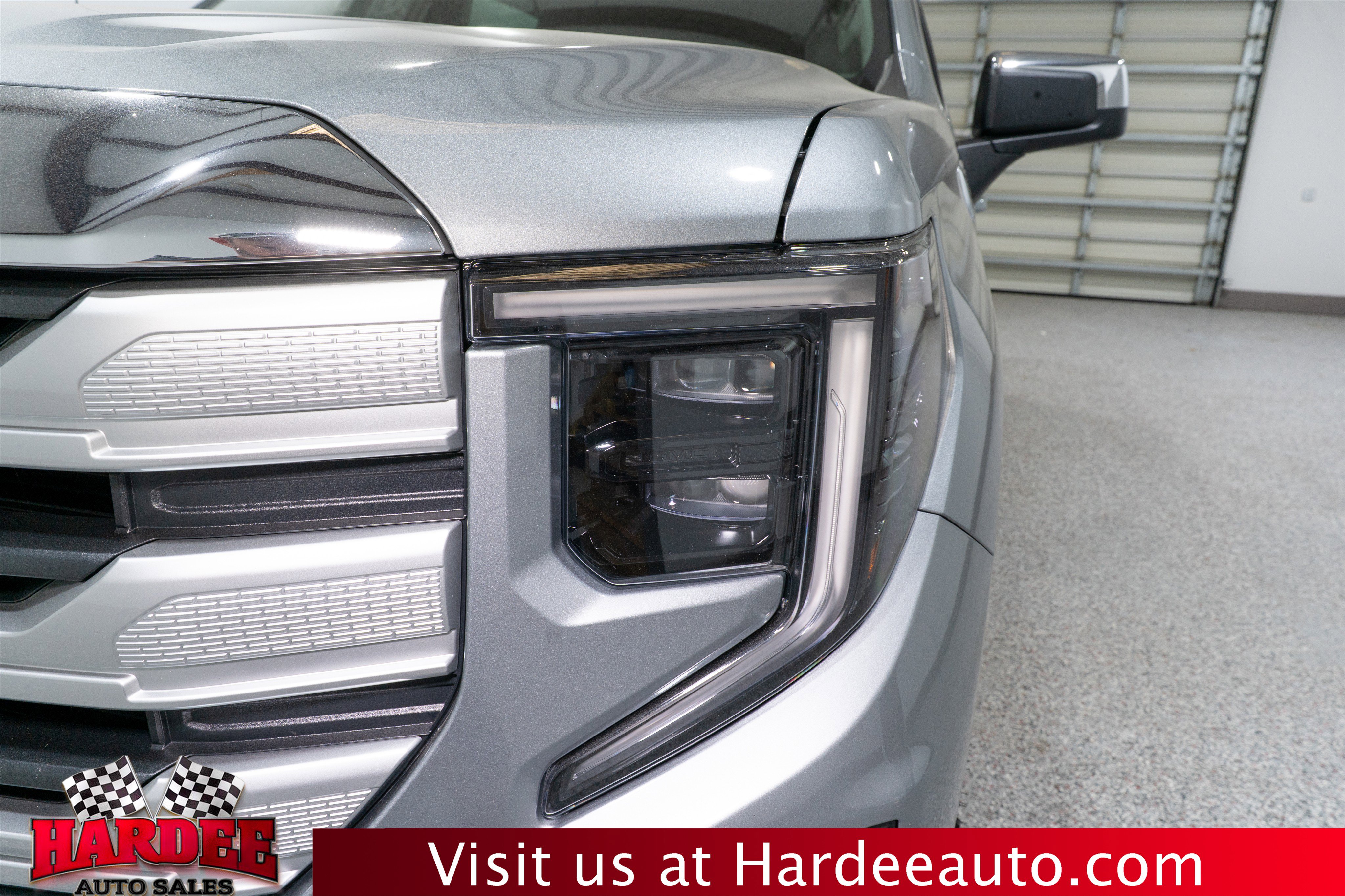 Used 2024 GMC Sierra 1500 SLE w/ Preferred Package image 8