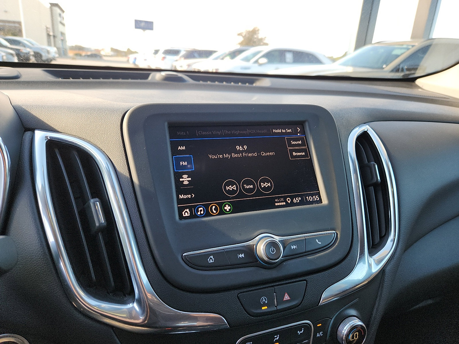 Used 2024 Chevrolet Equinox LT image 19