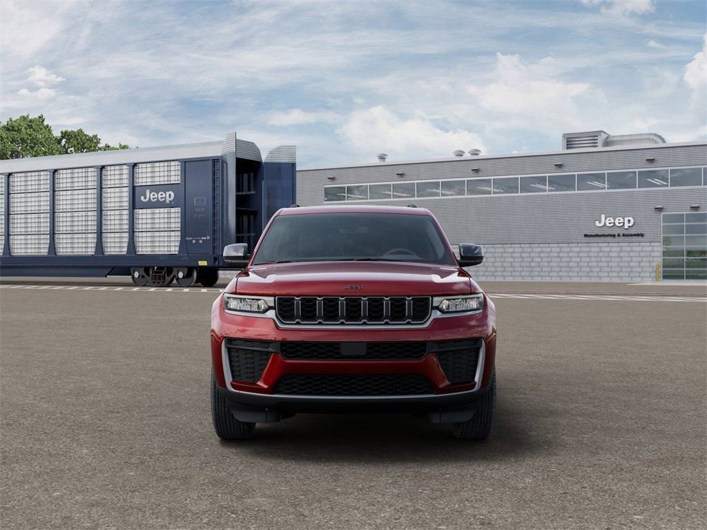 New 2026 Jeep Grand Cherokee Altitude image 6